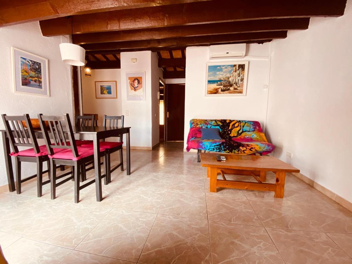Apartamentos Mitus Canet De Mar Luaran gambar