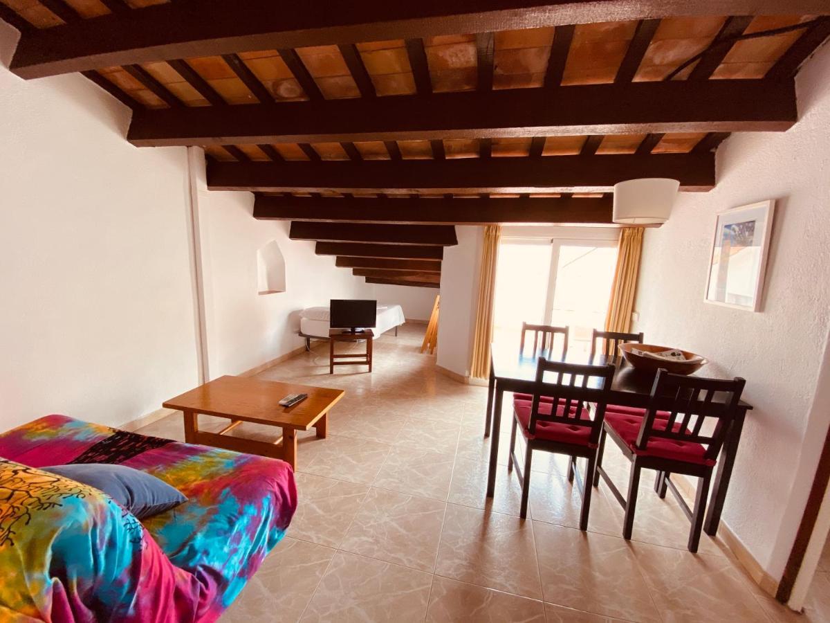 Apartamentos Mitus Canet De Mar Luaran gambar