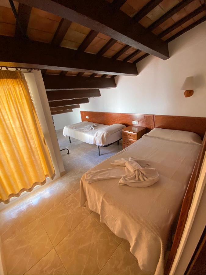 Apartamentos Mitus Canet De Mar Luaran gambar