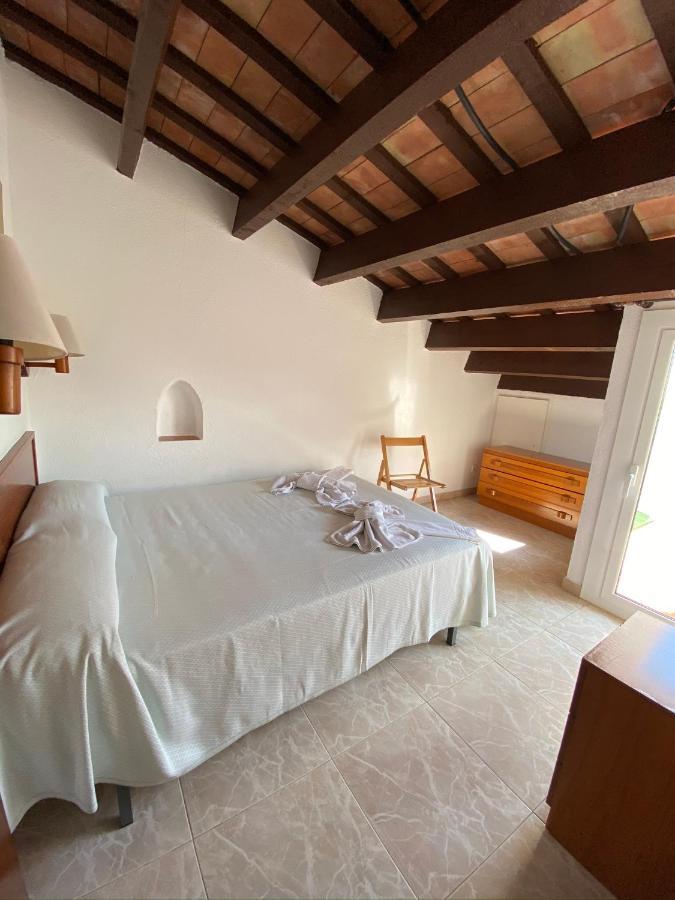 Apartamentos Mitus Canet De Mar Luaran gambar