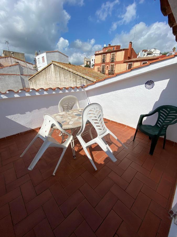 Apartamentos Mitus Canet De Mar Luaran gambar