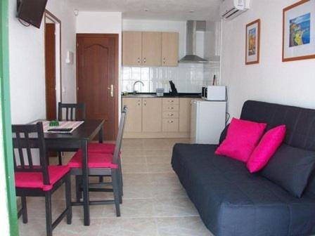 Apartamentos Mitus Canet De Mar Luaran gambar