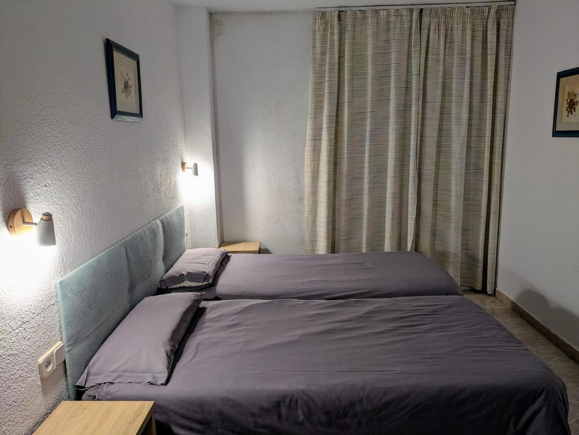Apartamentos Mitus Canet De Mar Luaran gambar