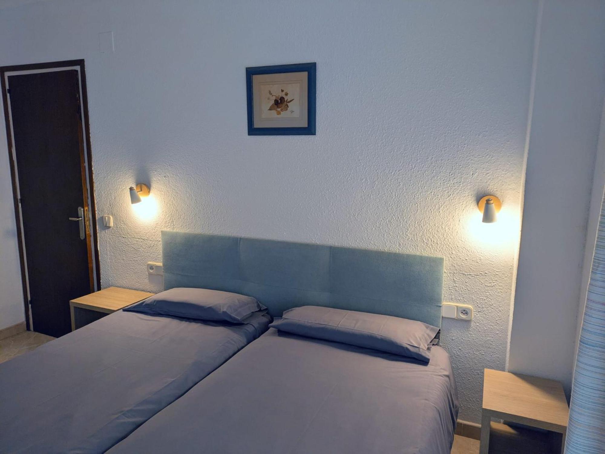 Apartamentos Mitus Canet De Mar Luaran gambar
